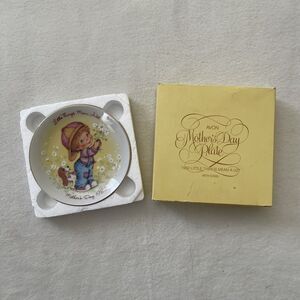 VINTAGE AVON 1982 Mother’s Day‎ Mini Collectible Plate"Little Things Mean A Lot"